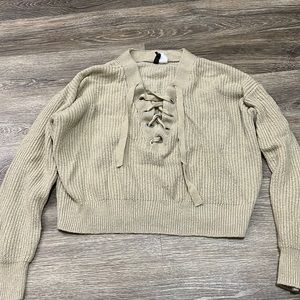 H&M Divided tan sweater, size medium